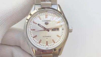태*호이어 arrera Calibre 5 Day-Date Automatic WAR201D 화이트