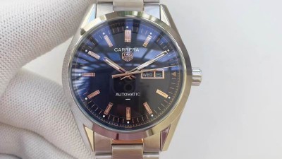 태*호이어 arrera Calibre 5 Day-Date Automatic WAR201D 블루