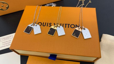 루ㅇ비통 나노그램 네임태그 펜던트 목걸이