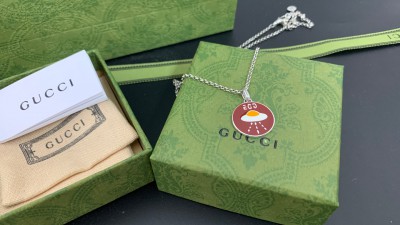 구ㅉ 에그 UFO 에나멜 펜던트 목걸이