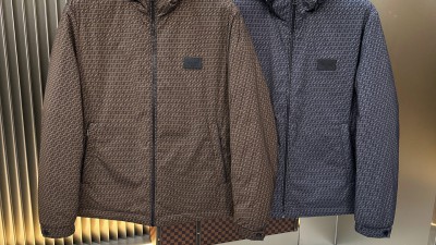 [TOP] 공용 25FW 펜ㄷ FF 모노그램 다운 자켓 2컬러