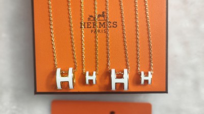 에ㄹ메스 팝아슈 펜던트 목걸이