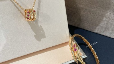 불ㄱ리 세르펜티 바이퍼 목걸이