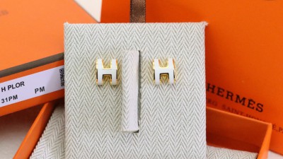 에ㄹ메스 미니 팝아슈 이어링