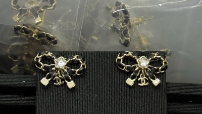 샤ㄴ 리본 라인스톤 이어링