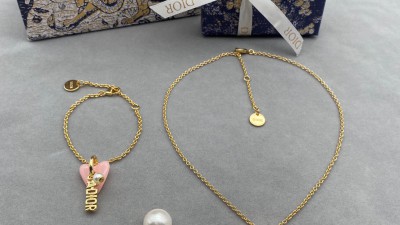 디ㅇ 자도르 하트 목걸이