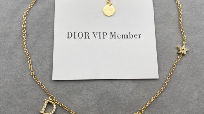 디ㅇ 레볼루션 목걸이