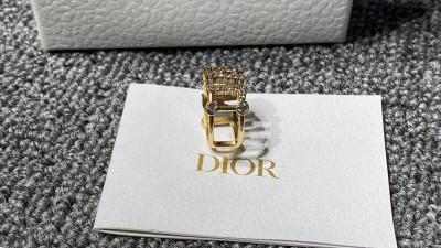 디ㅇ 자도르 링