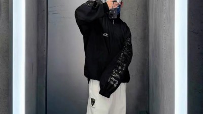 발ㄹ시아가 미디엄 핏 트랙수트 재킷