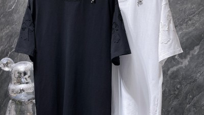 크ㄹ하츠 핀브로치 티셔츠 2컬러