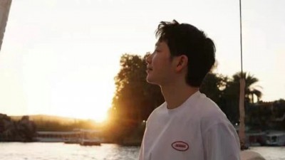 [공용][세일] 자ㅋ뮈스 스타지오네 타원형 패치 티셔츠 2컬러