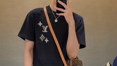 [세일][공용] 루ㅇ비통 엠브로이더드 시그니처 티셔츠 2컬러