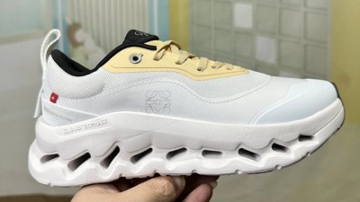 로ㅇ베 x 온 러닝 클라우드틸트 2.0