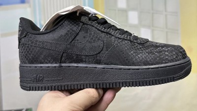 [공용] 나ㅇ키 x 코비 브라이언트 에어포스 1 로우 블랙