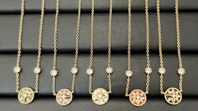 디ㅇ 로즈드방 목걸이