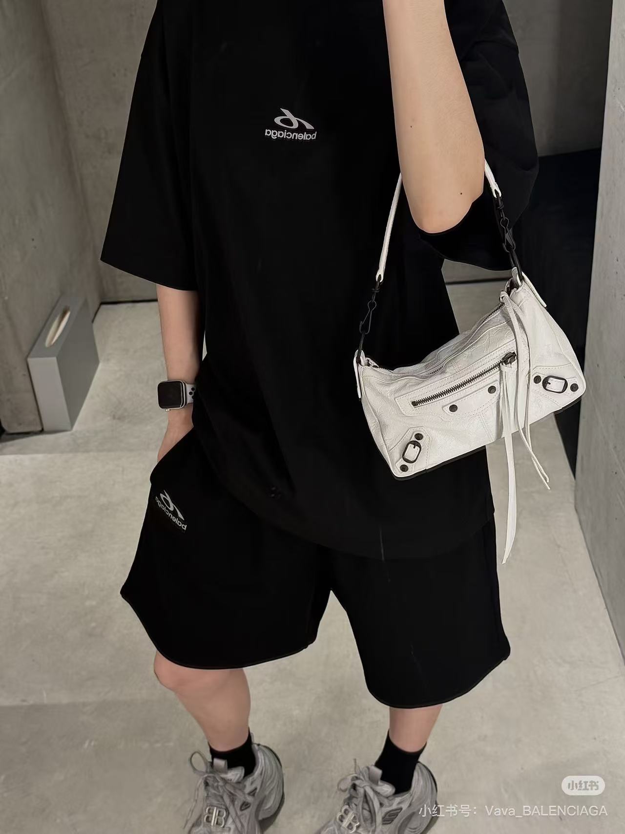 상품 이미지 1