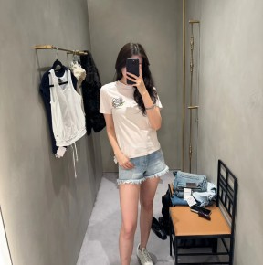 [세일] 로ㅇ베 아나그램 플라워 자수 티셔츠